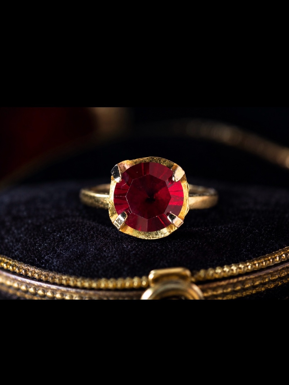 Jawdropping Vintage 1960s Brutalist Red Glass Cocktail Ring Mid Century Modern 7